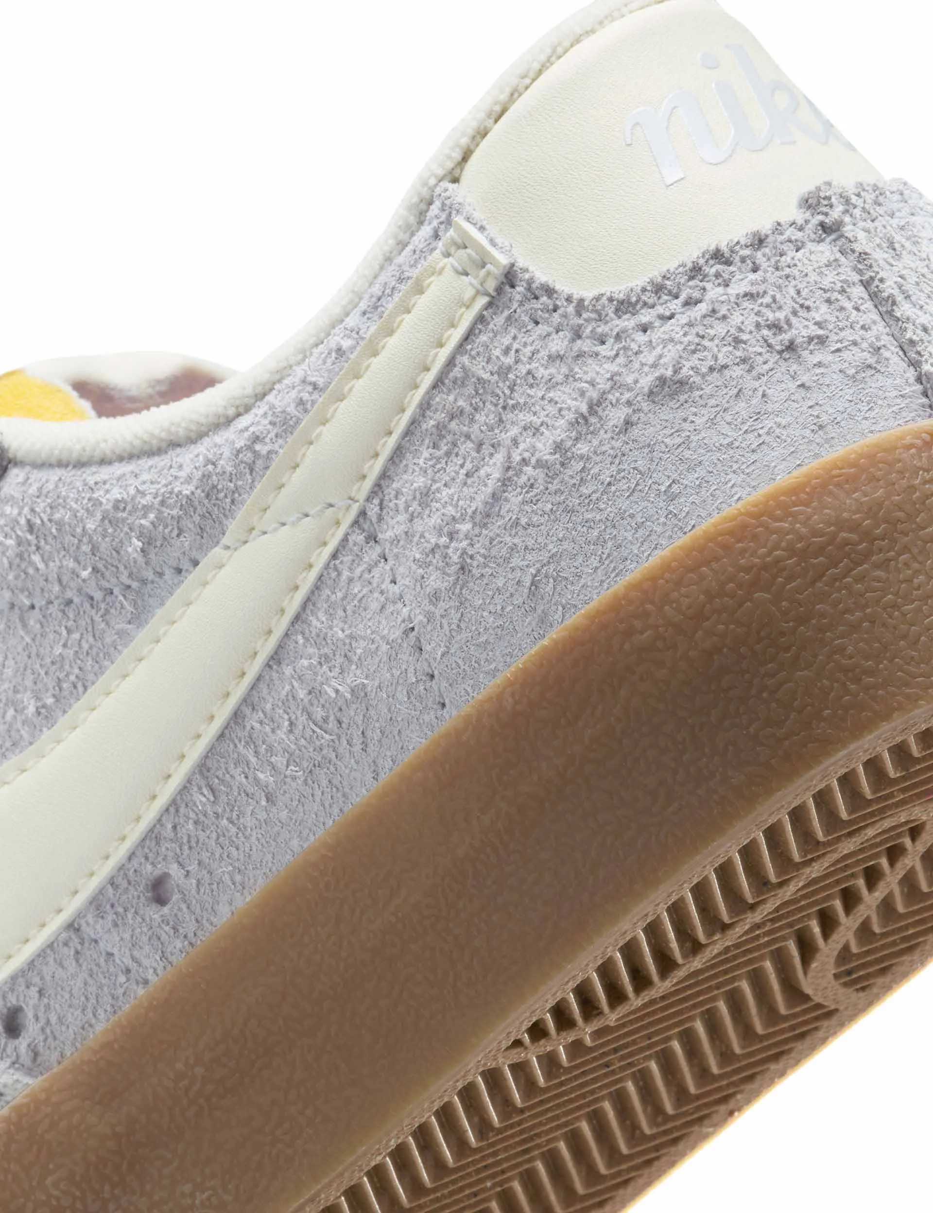 Blazer Low '77 Vintage Shoes - Football Grey/Pale Ivory/Gum Light Brown Shoes_Nike_Trainers