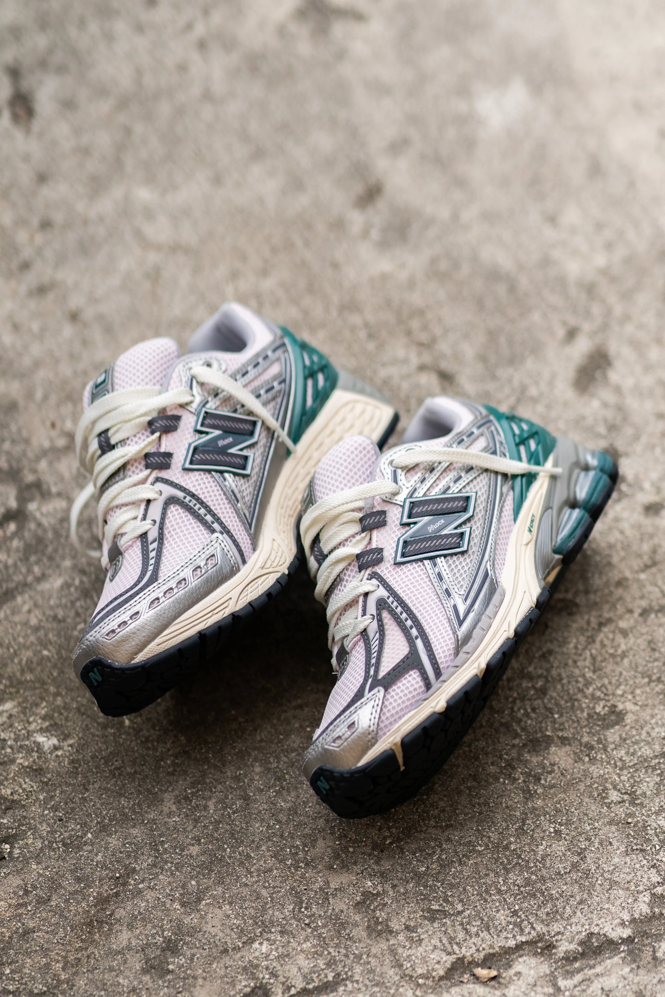 Mens New Balance 1906R (Grey/Pink) - M1906RET