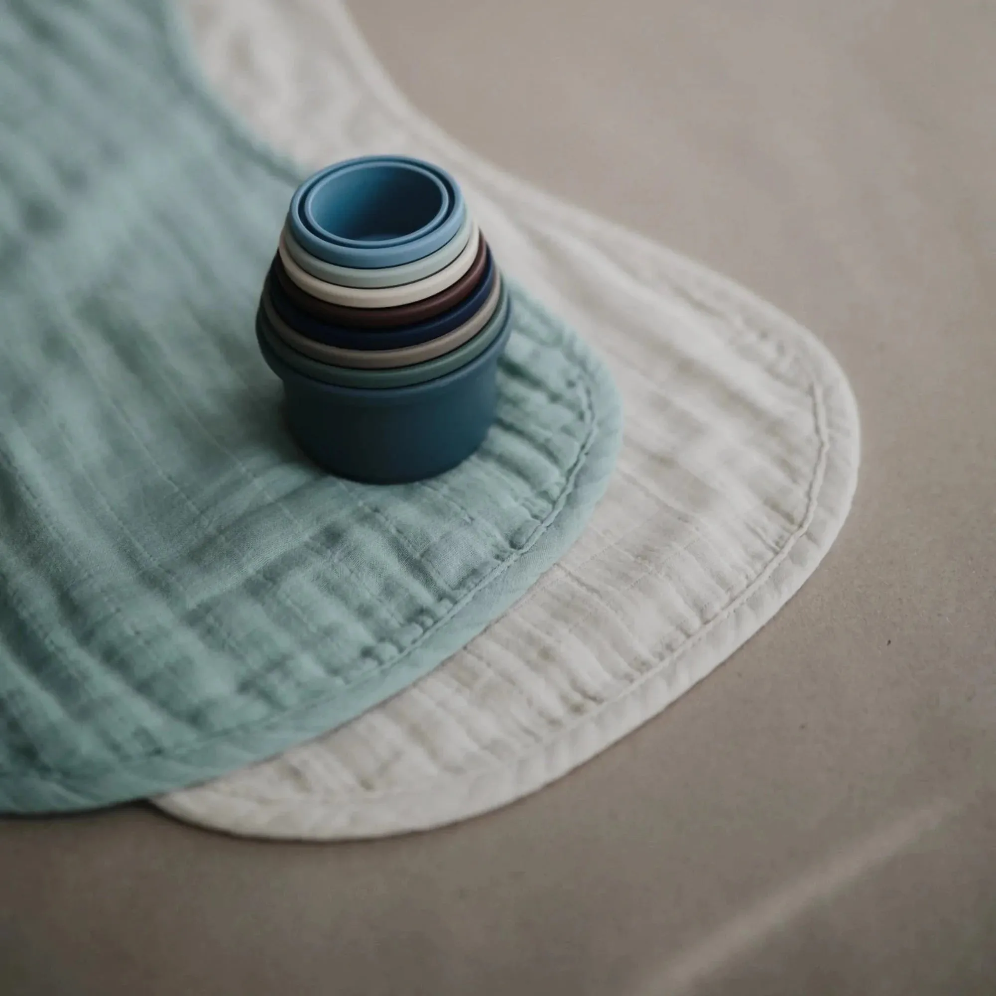 MUSHIE Burp Cloth - Roman Green/Fog