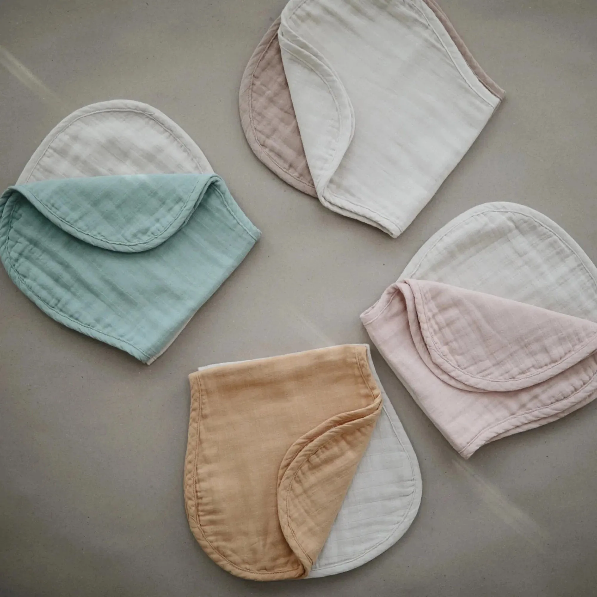 MUSHIE Burp Cloth - Roman Green/Fog