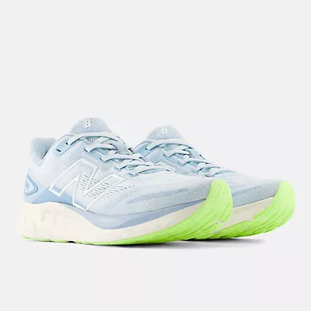 Shoes New Balance Women's 680 V8
